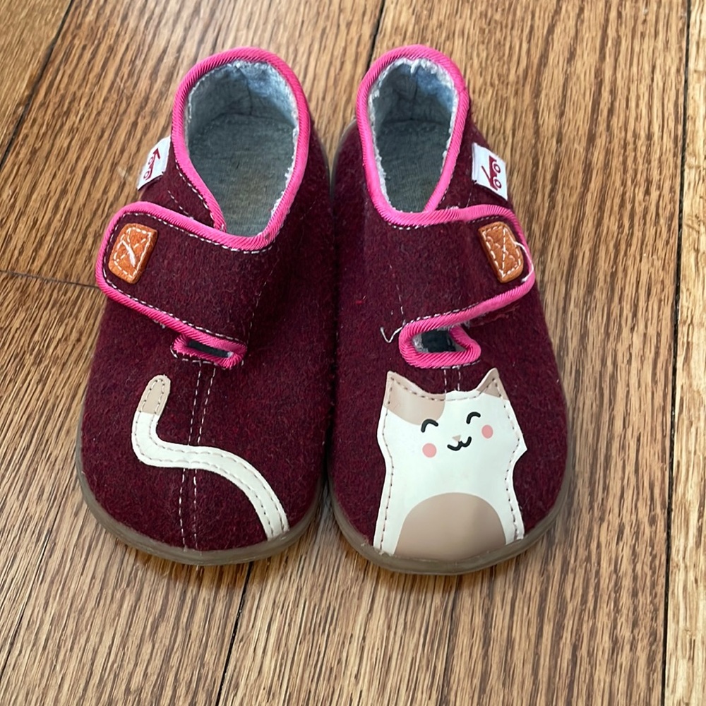 See Kai Run Cruz II slippers toddler girl “kitty”